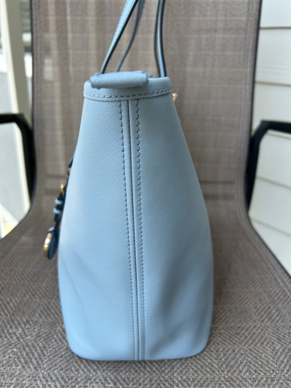 Michael Kors Jet Set Sky Blue Saffiano Leather Tote with gold tone MK Charm - Picture 5 of 14